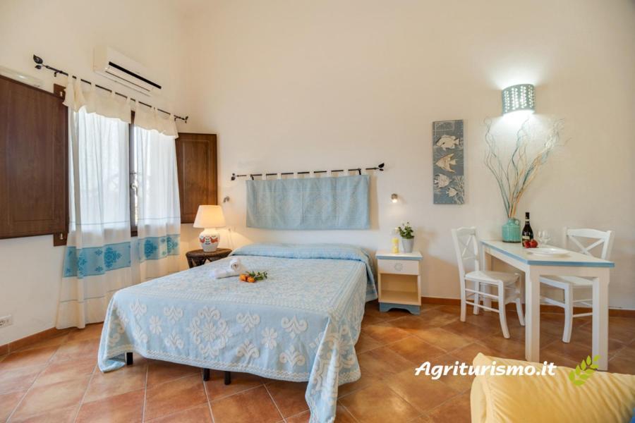 Agriturismo Campesi Casale Tra Le Vigne Aglientu Luaran gambar