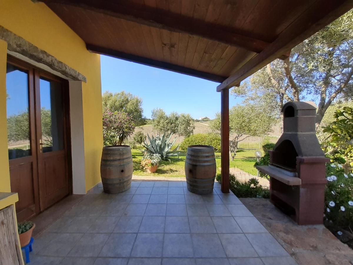 Agriturismo Campesi Casale Tra Le Vigne Aglientu Luaran gambar