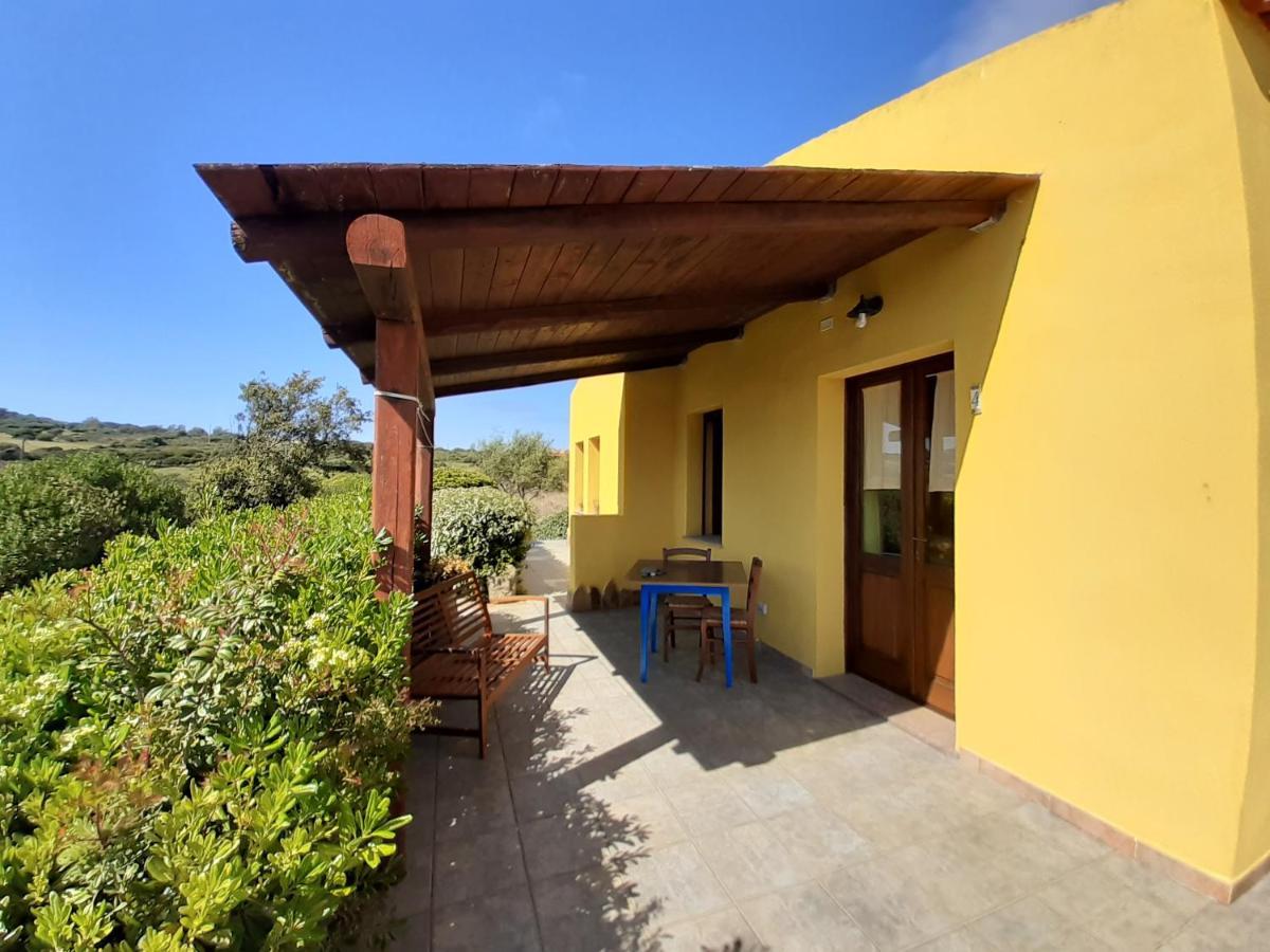 Agriturismo Campesi Casale Tra Le Vigne Aglientu Luaran gambar