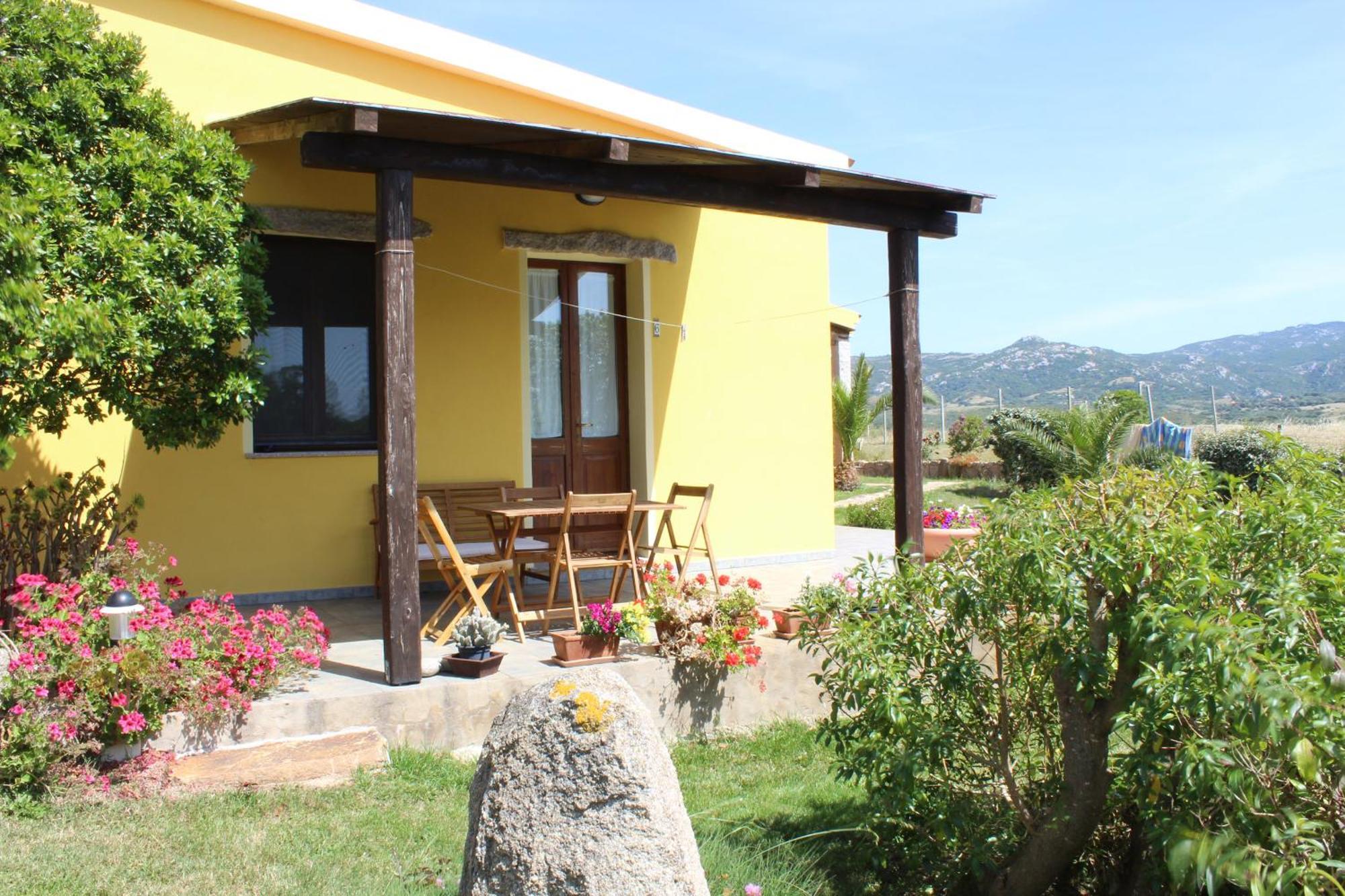 Agriturismo Campesi Casale Tra Le Vigne Aglientu Luaran gambar